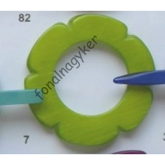 Virág alakú dísztű - világos zöld színű, 90 mm